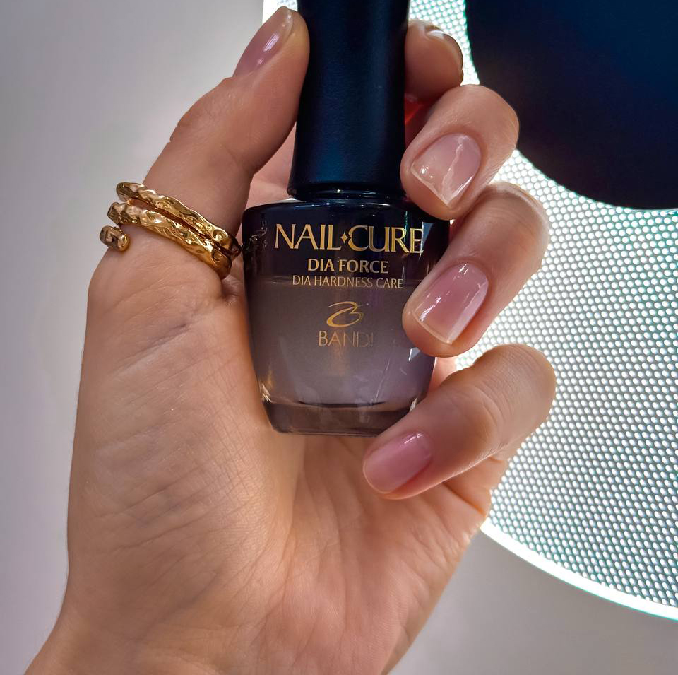 Покрытие лечебным лаком